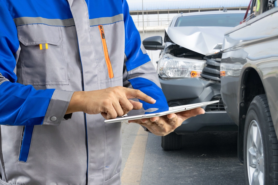 Auto Body Shop Bedford TX vs. DIY Repairs: Why Professional Service Matters
